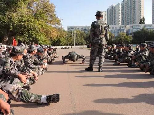 军训最新爆料文案,最新爆料揭秘训练场上的热血瞬间  第3张
